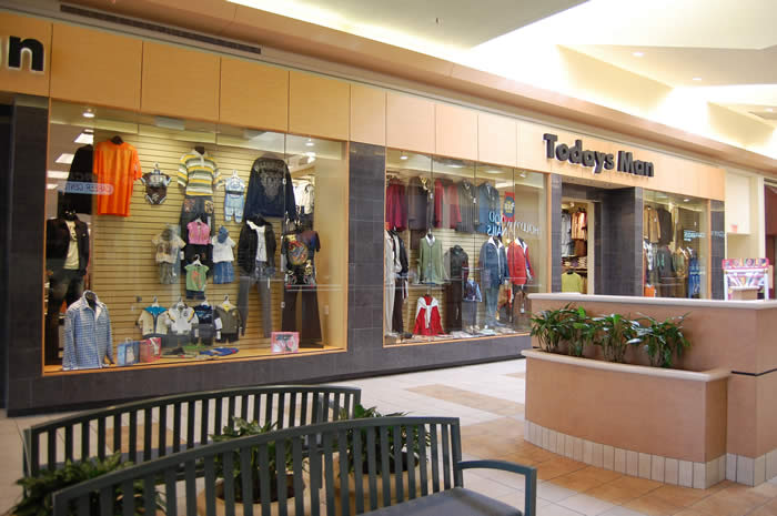 interiormallglassstorefront